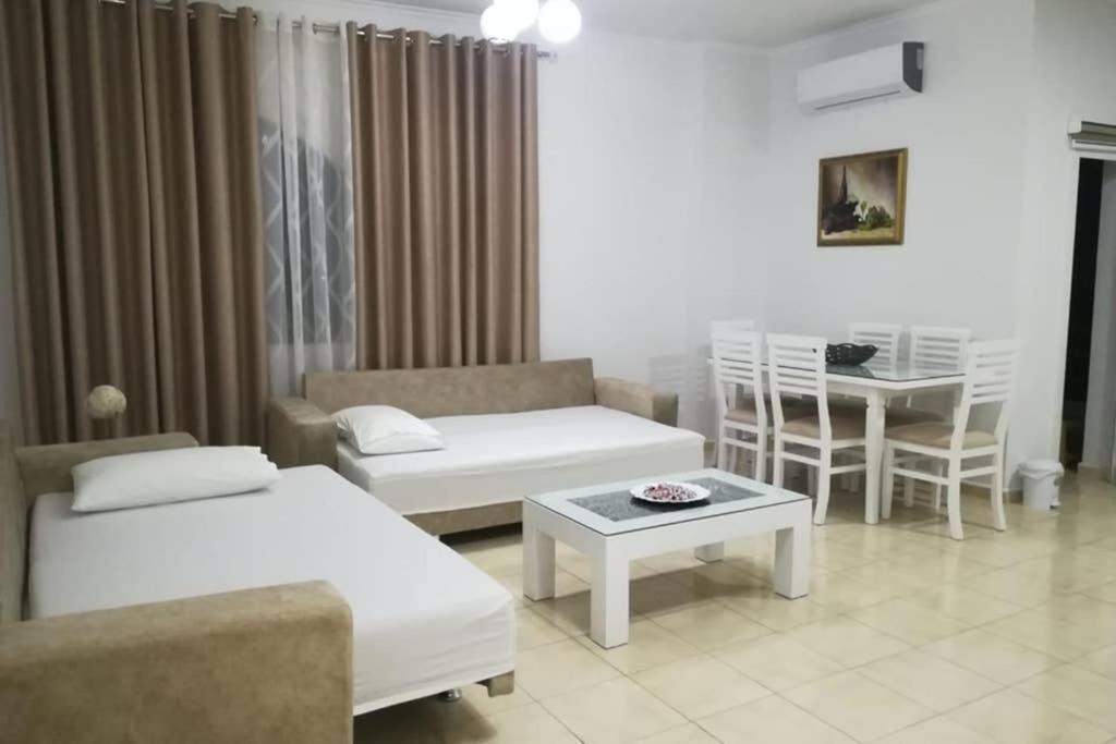 Enel Apartment City Center Sarandë Buitenkant foto